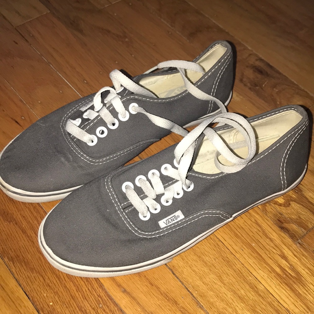 Gray VANS size 7. New without tags!